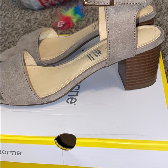 High heels - Picture 2 of 2